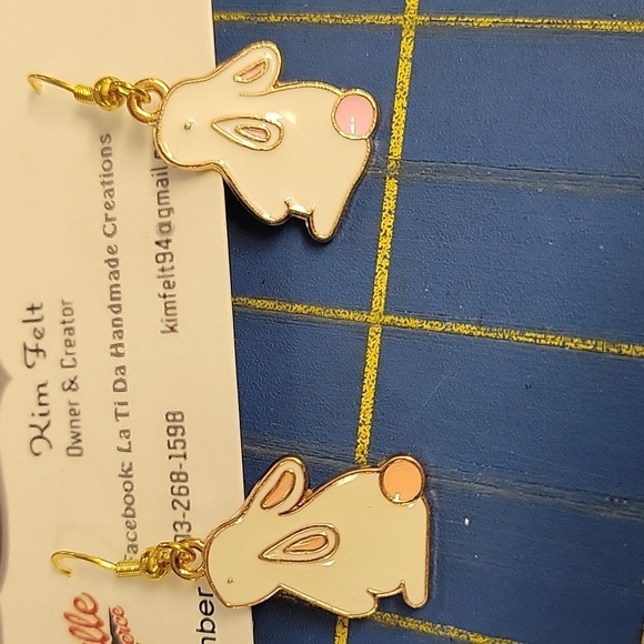 Bunny Enamel Tone 1/3" Earrings Easter Spring Rabbit - Picture 1 of 2